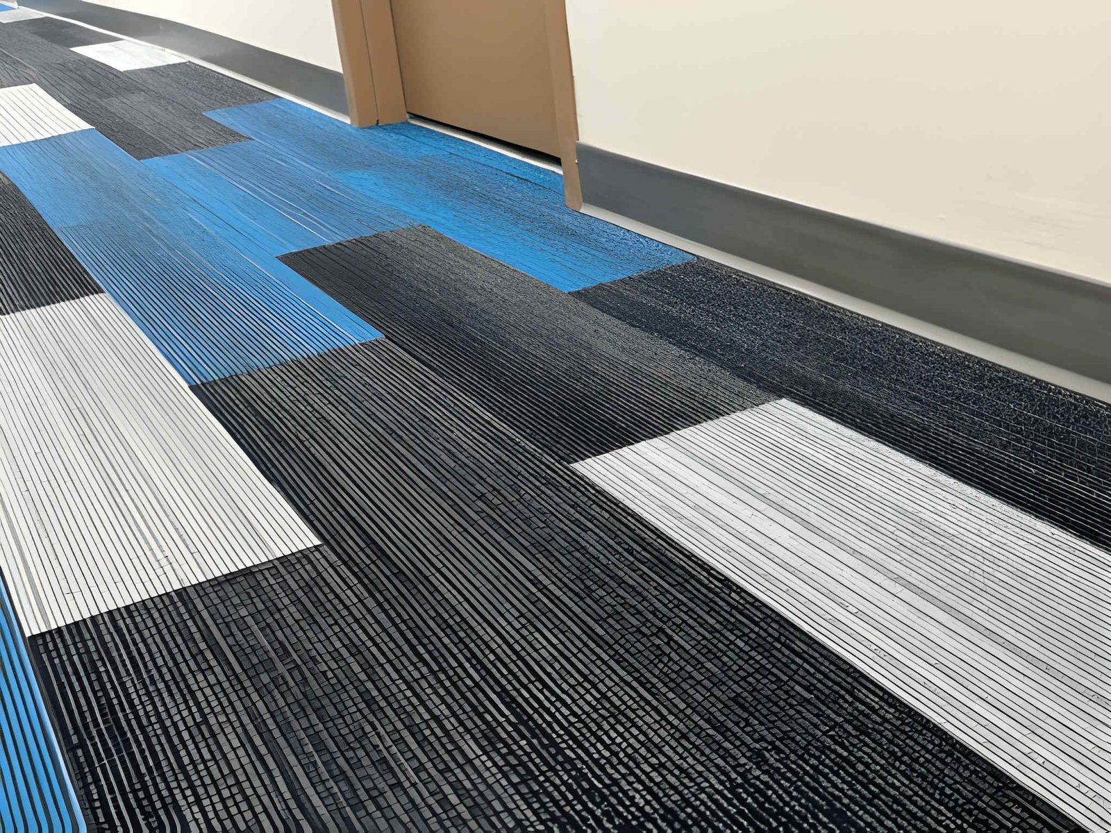 Carpet Tiles for Offices: Benefits, Types and Selection Guide